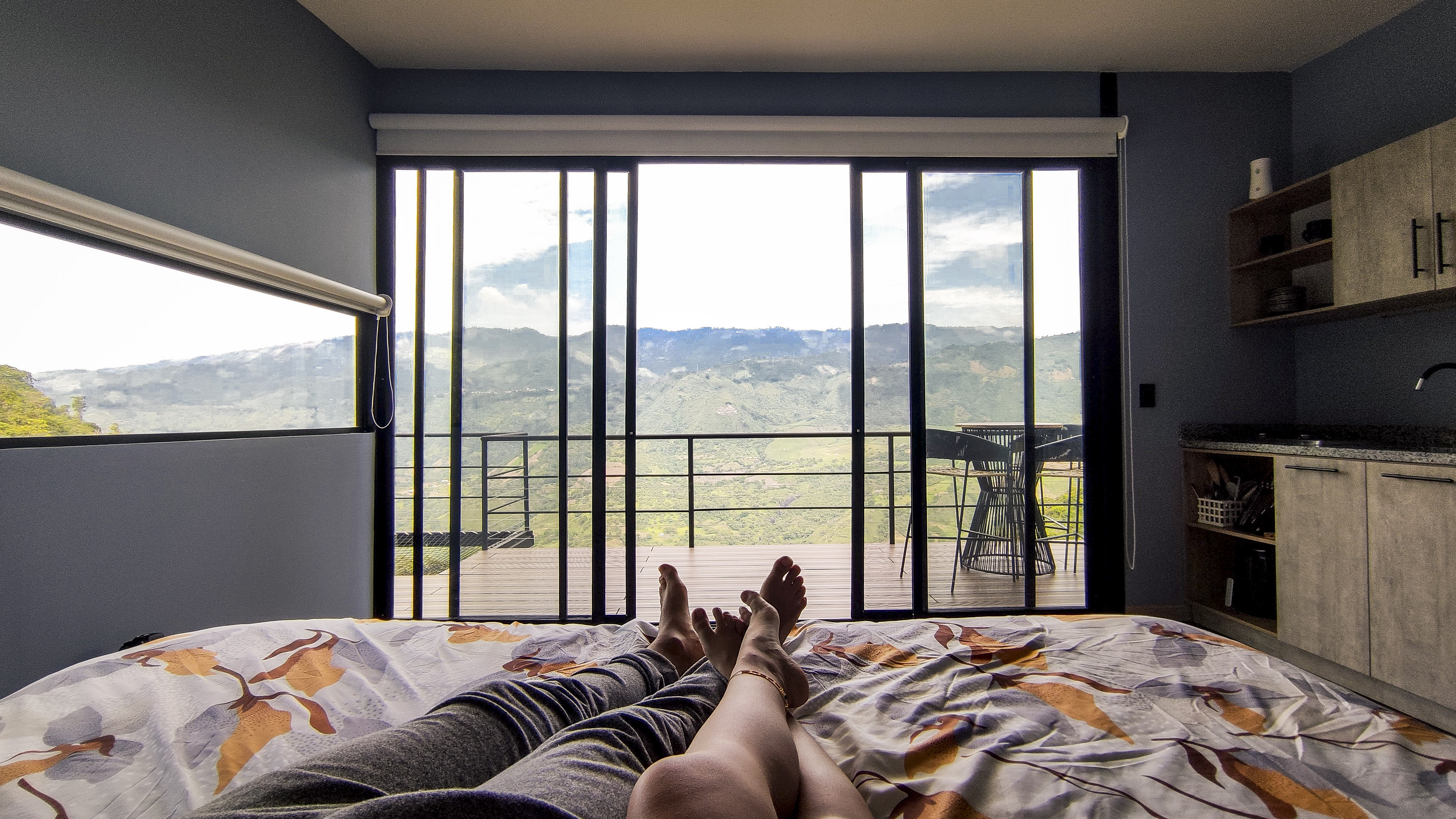 La Vista Glamping - vista panorámica desde la cama